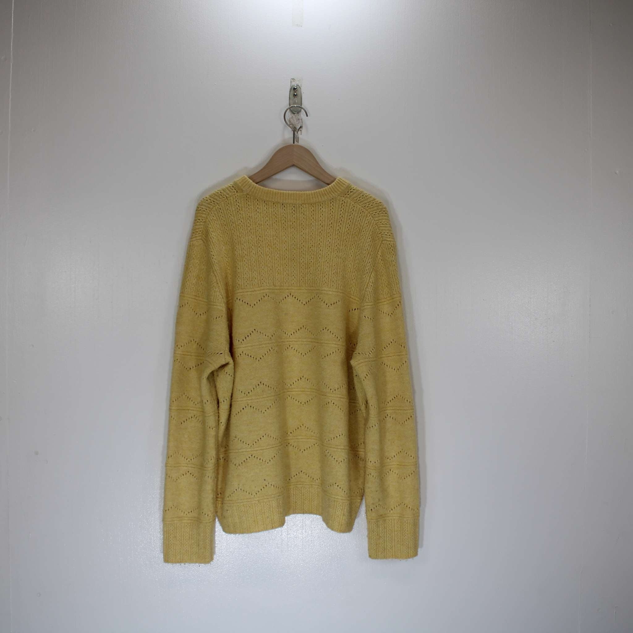 Re-Loved Lemon Pointelle Jumper Size 18