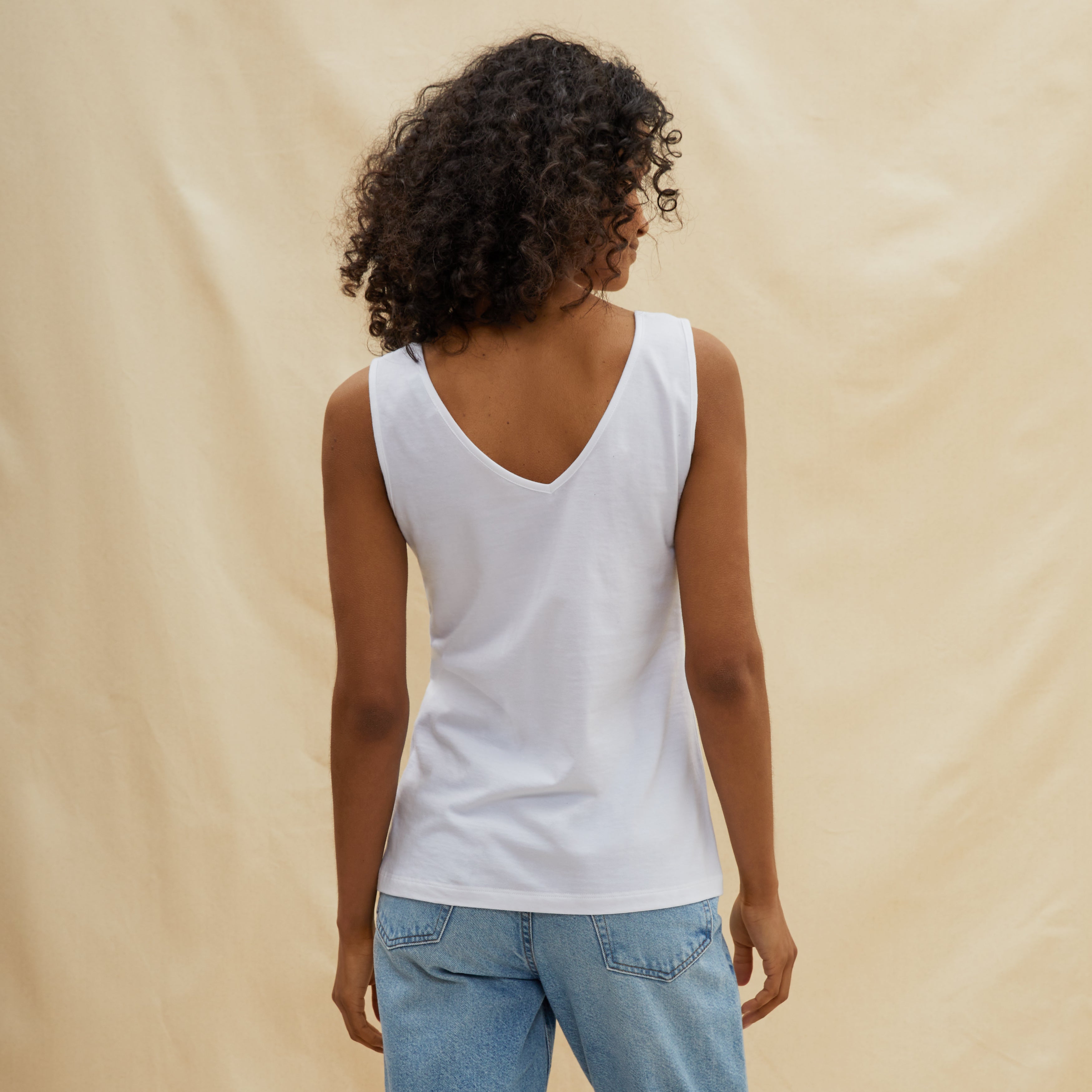 Re-Loved White V Neck Vest - Size 8
