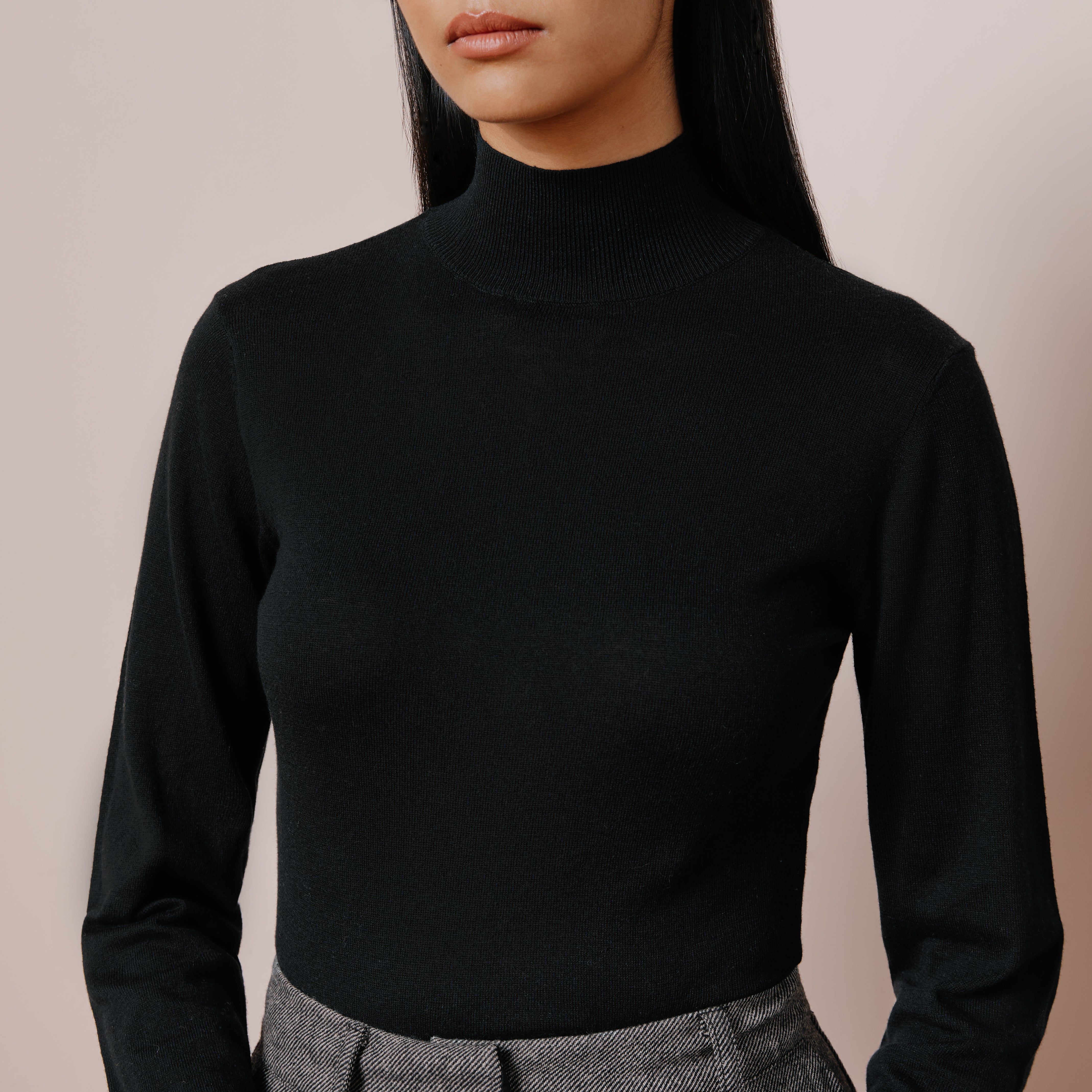 Silk Blend Turtle Neck Black