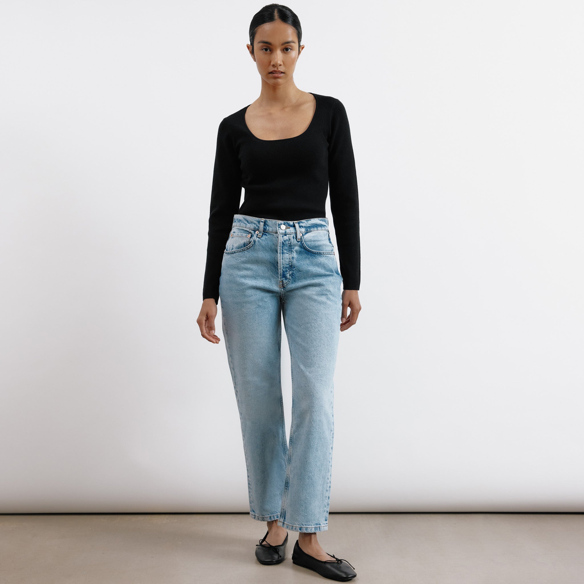 Re-Loved Light Wash Straight Leg Jeans - Size 10