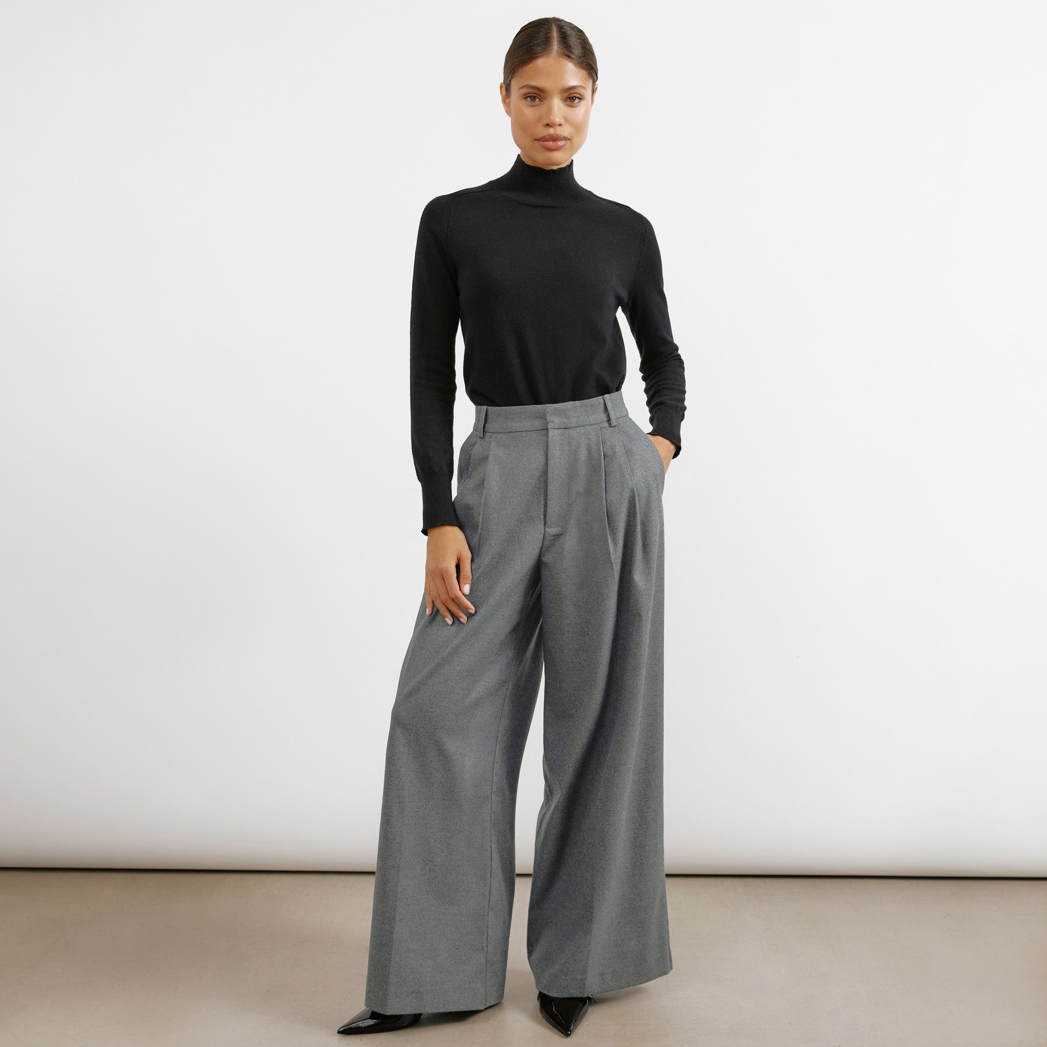 Re-Loved Grey Flannel Pleat Front Trouser - Size 8