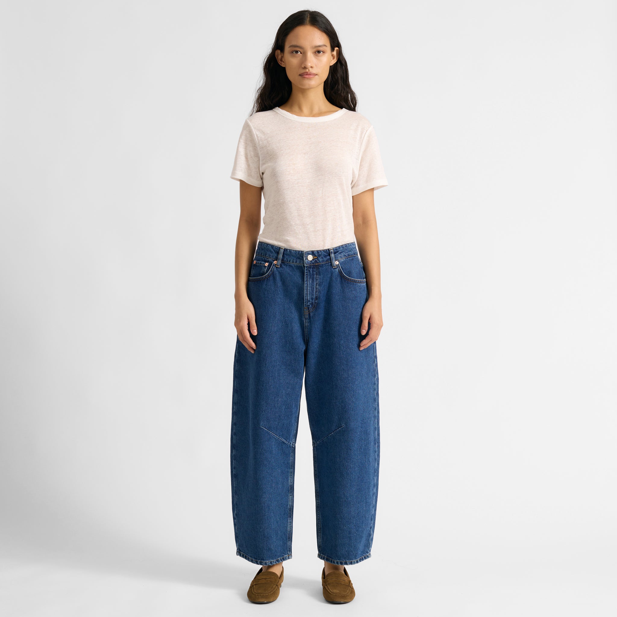 Relaxed Mid-Rise Barrel Jeans