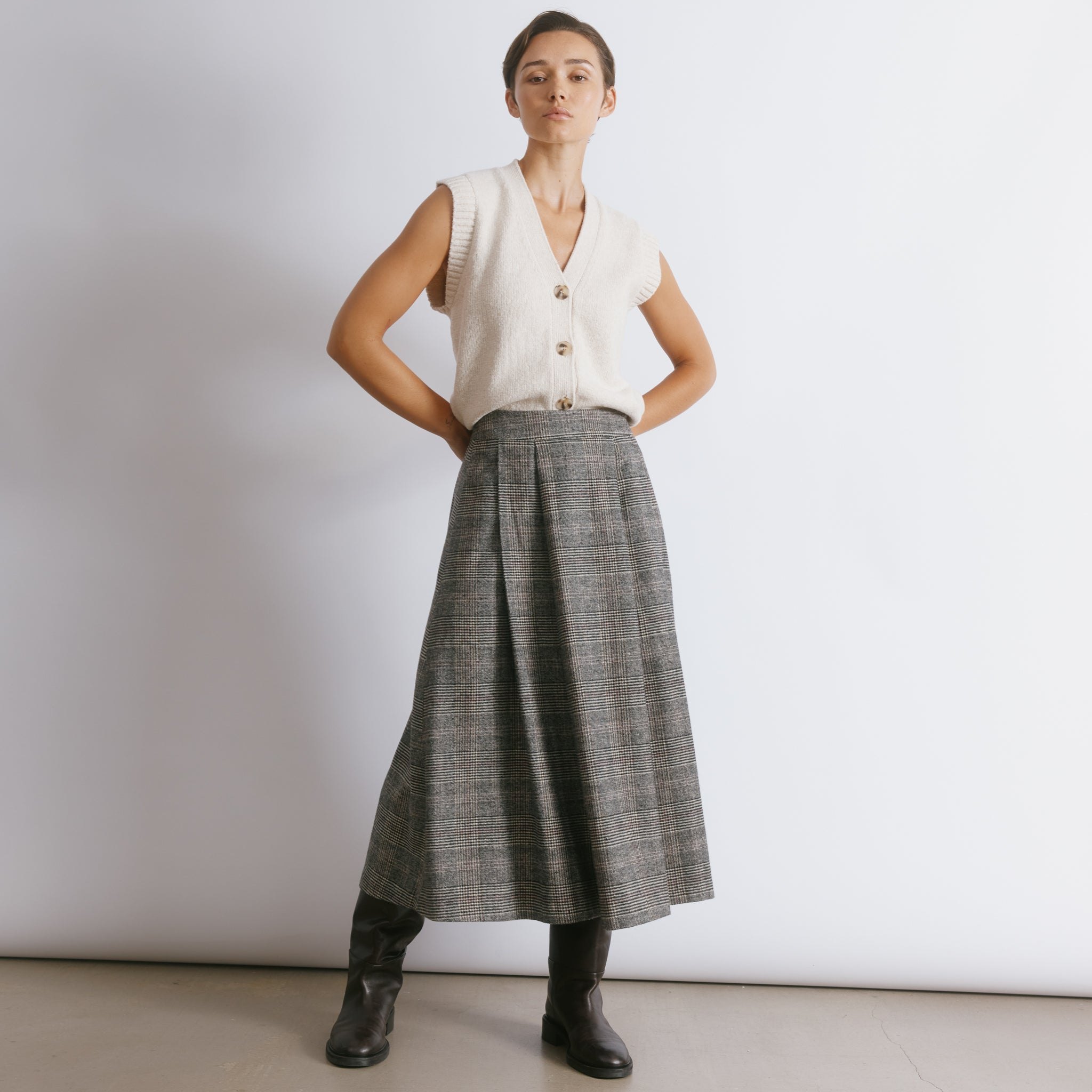 HUGYOURSKIN 新作Check Pleated Midi Skirt Check Pleat Midi Skirt | Sustainable Womenswear | Albaray