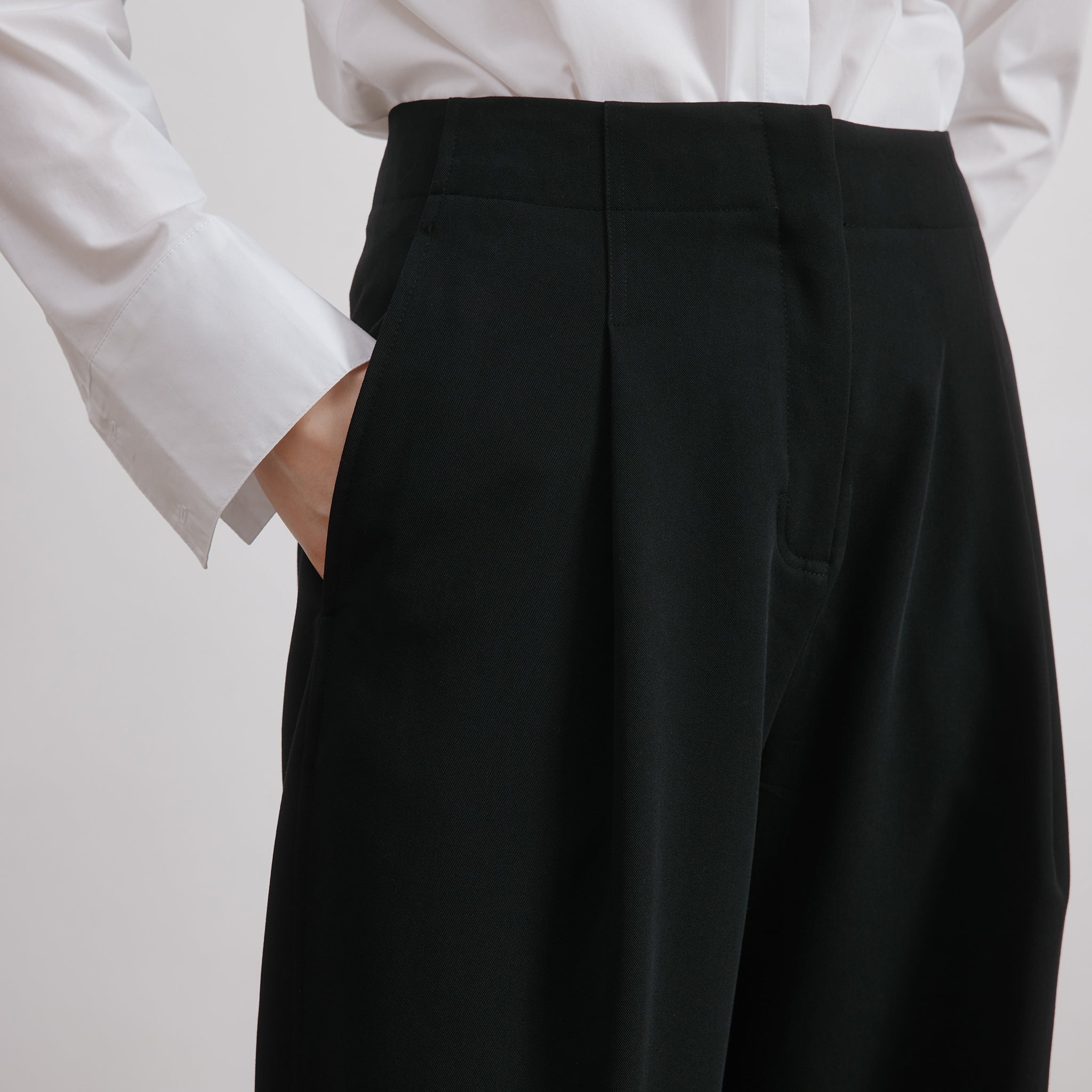 Black Tailored Barrel Trouser