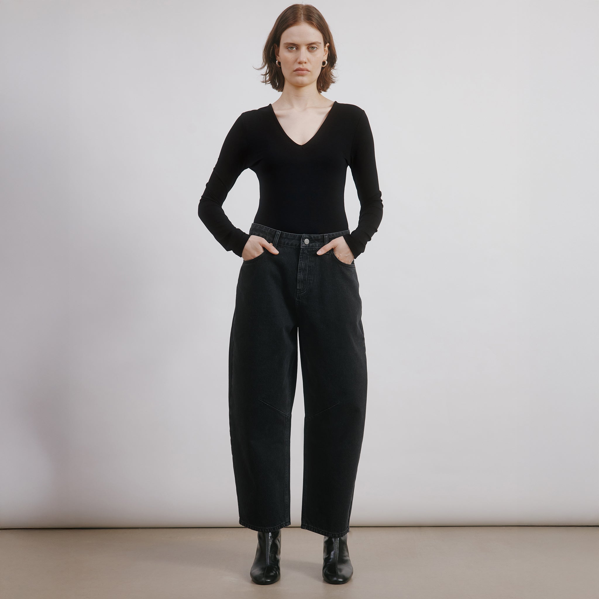 Black Mid-Rise Barrel Jean