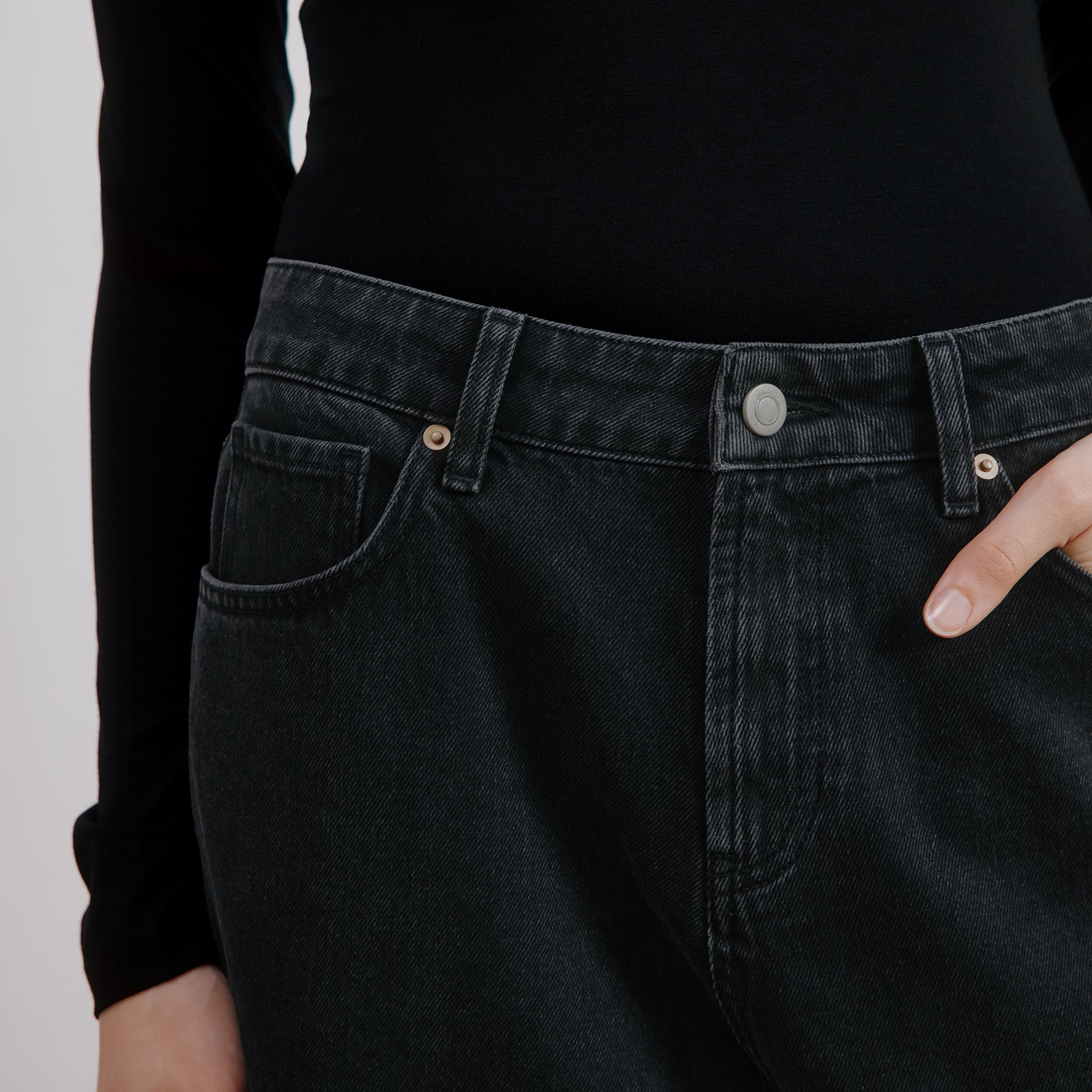 Black Mid-Rise Barrel Jean