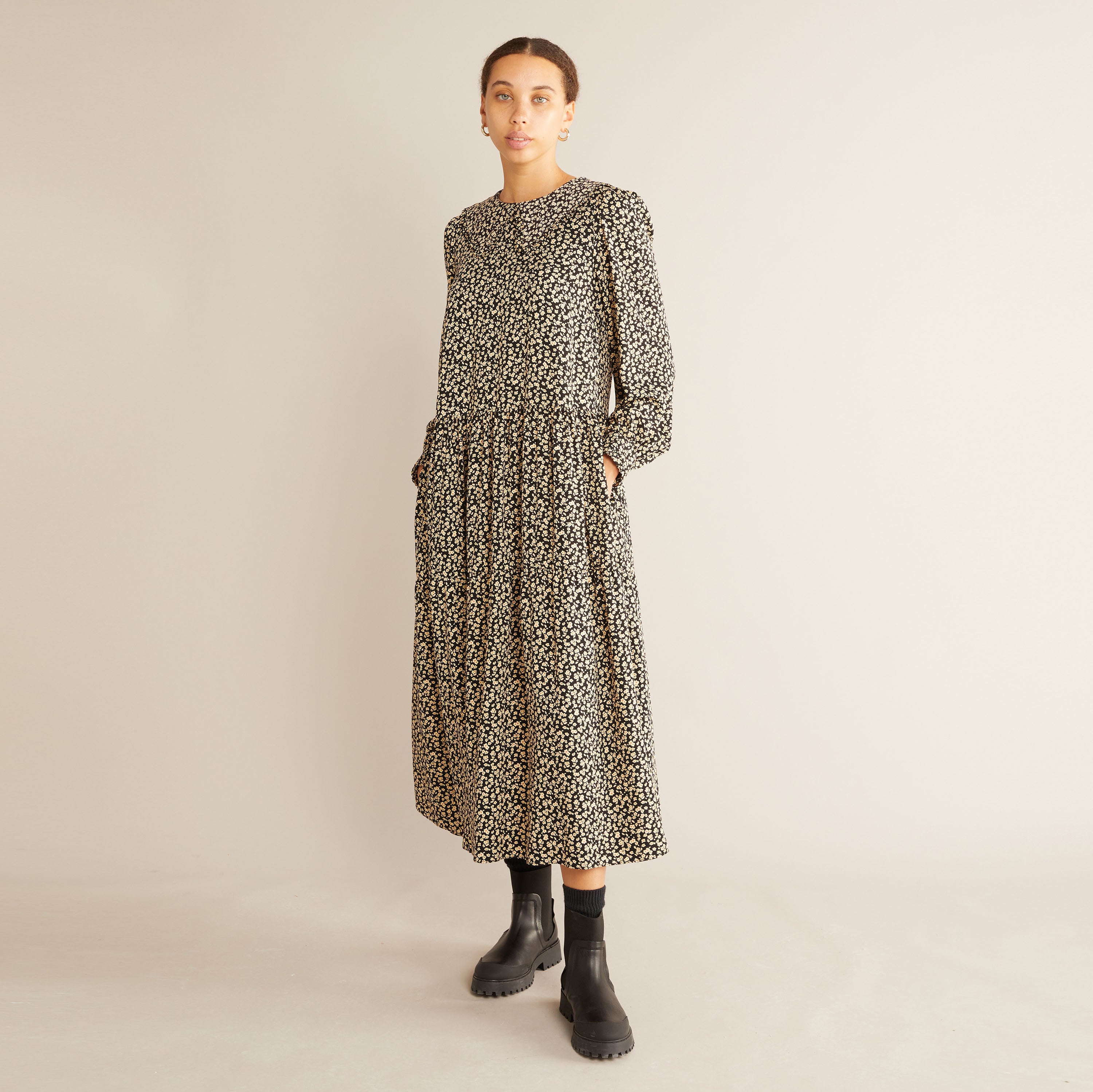 Re-Loved Scatter Floral Tiered Midi Dress Size 10