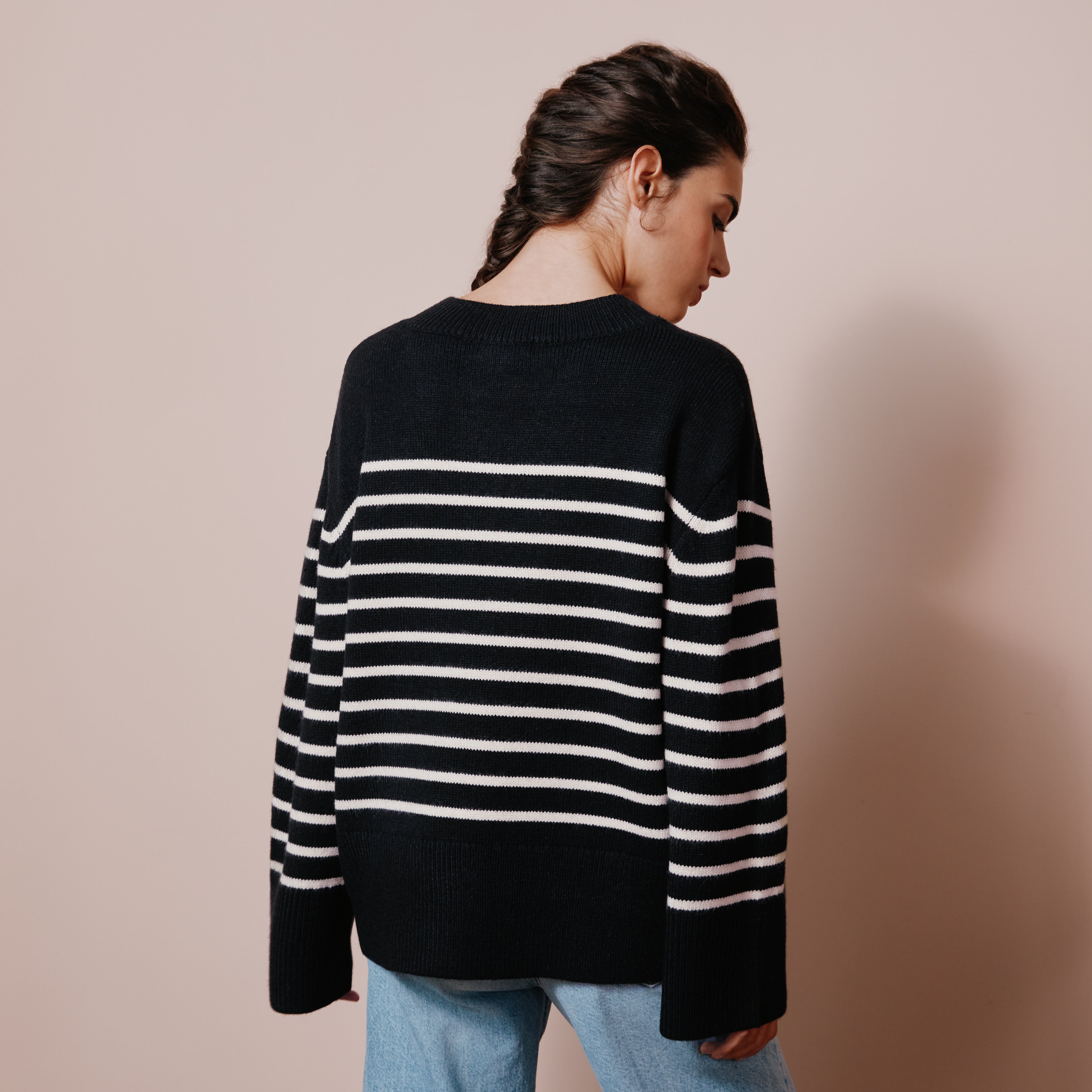 Black and white striped v neck sweater 2025