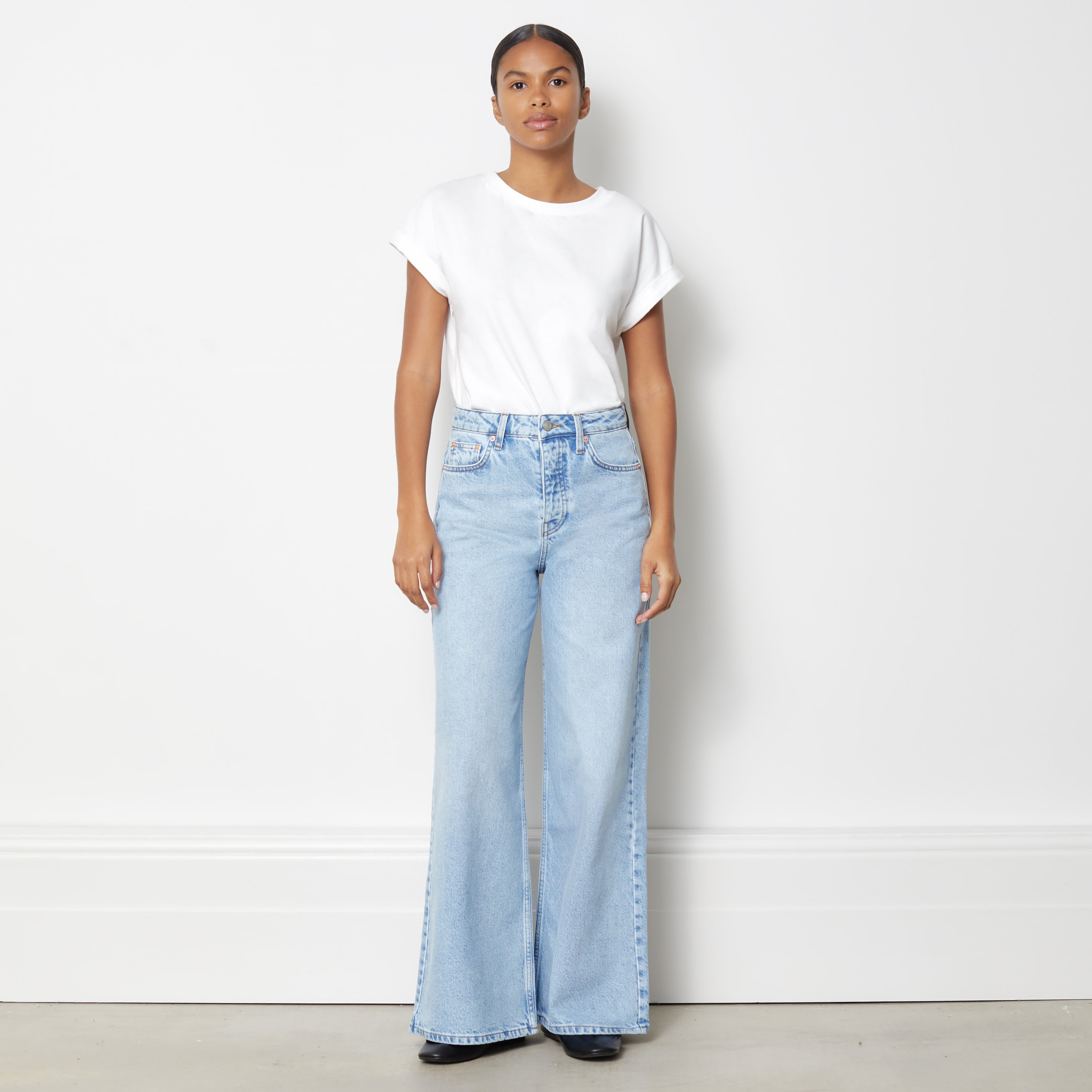 Re-Loved Light Wash Wide Leg Jeans  Size 10