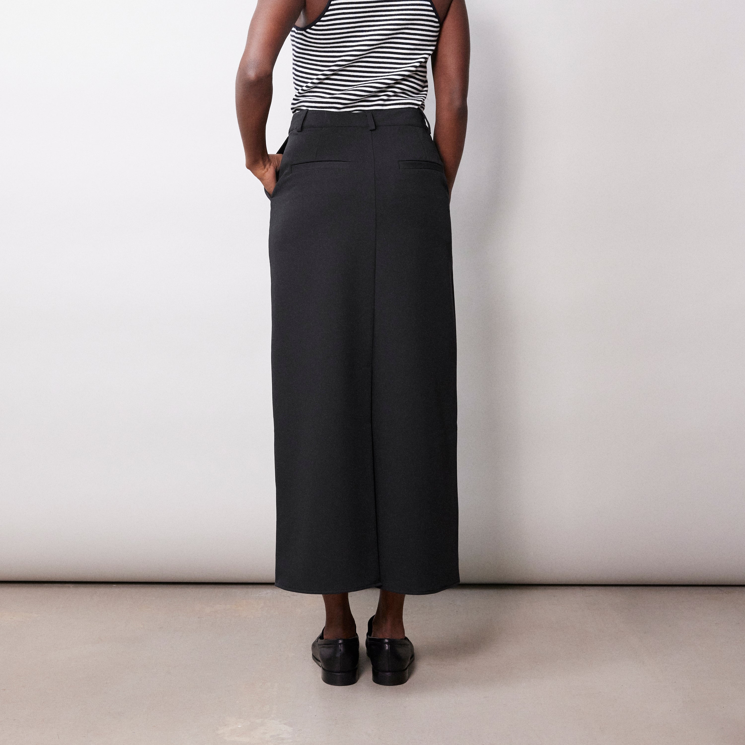 Re-Loved  Black Tailored Maxi Skirt - Size 18