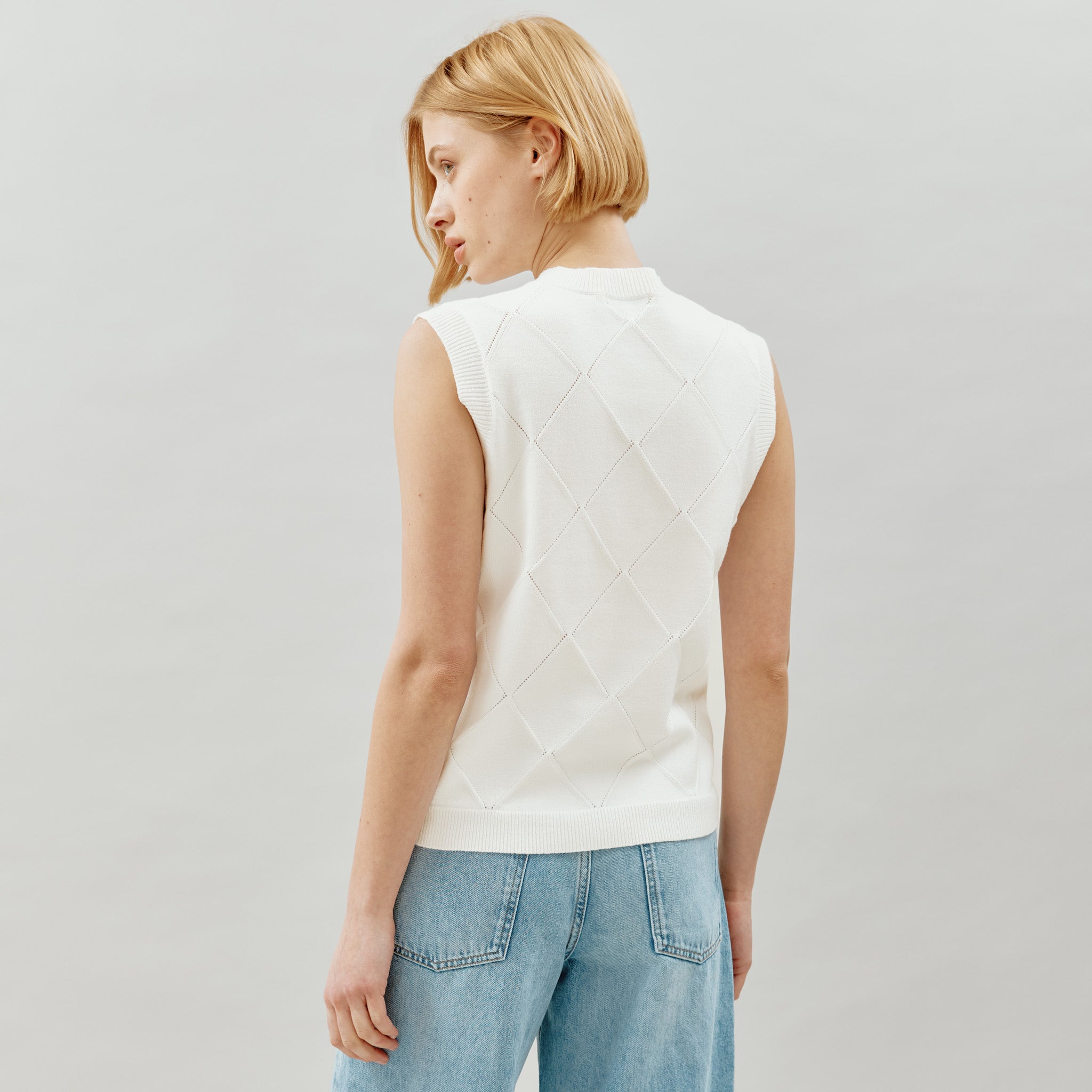 Re-Loved White Diamond Pointelle Tank - Size 10