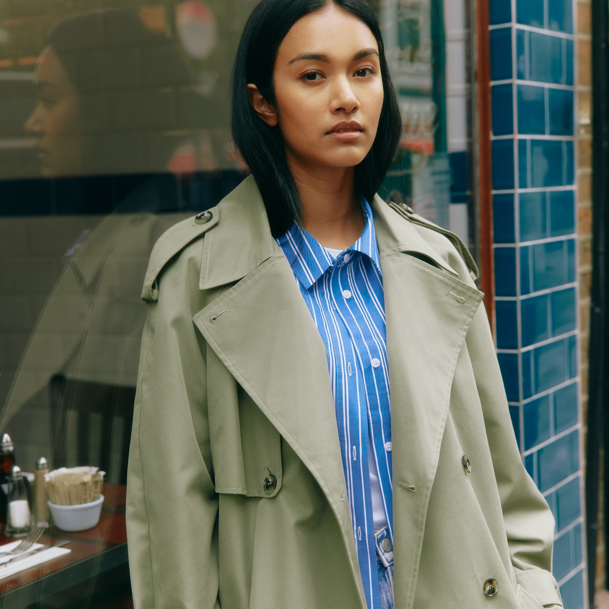 Minimal Acrylic Double-Breasted Women's Trench Coat for Elevated Everyday Style