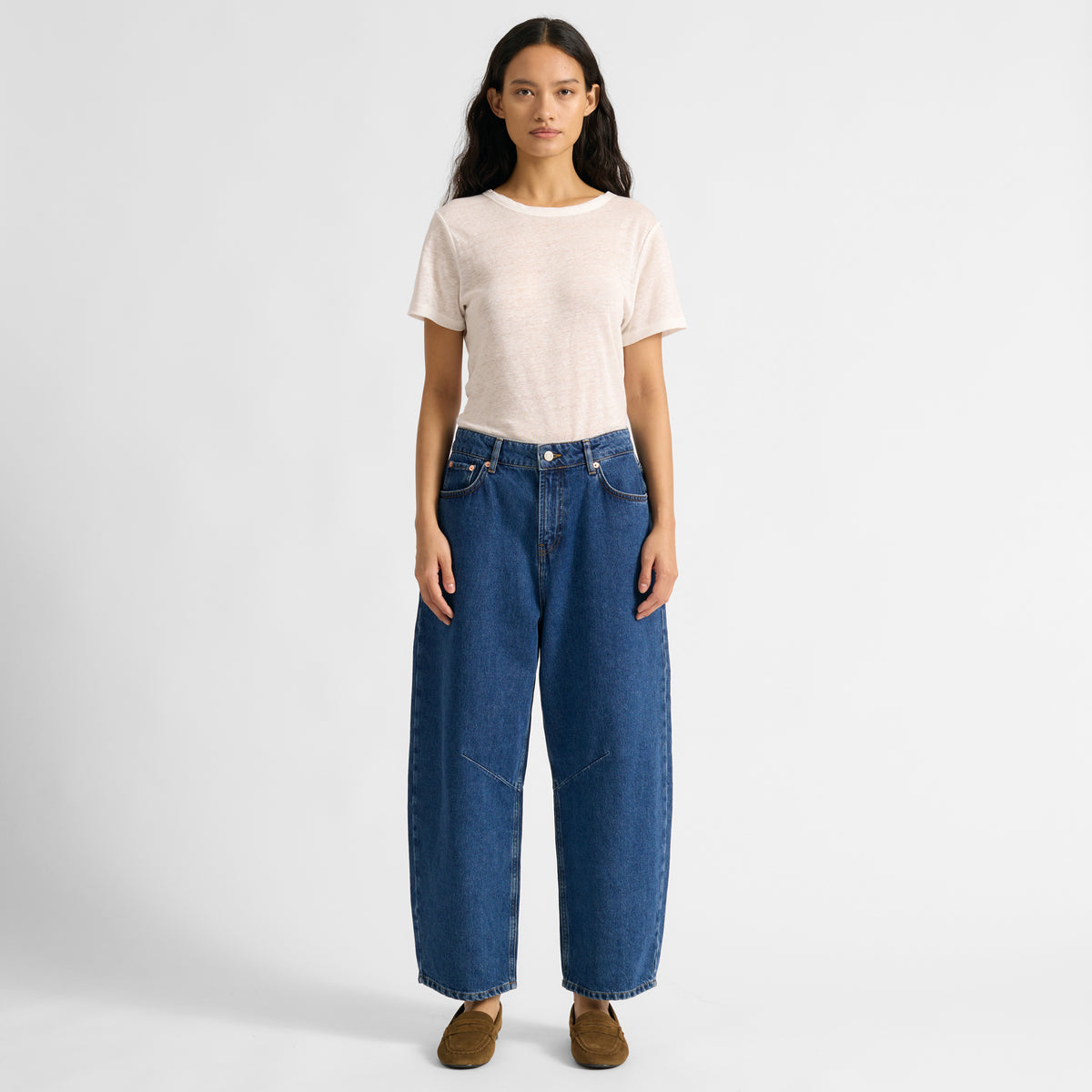 Relaxed Mid Rise Barrel Jeans