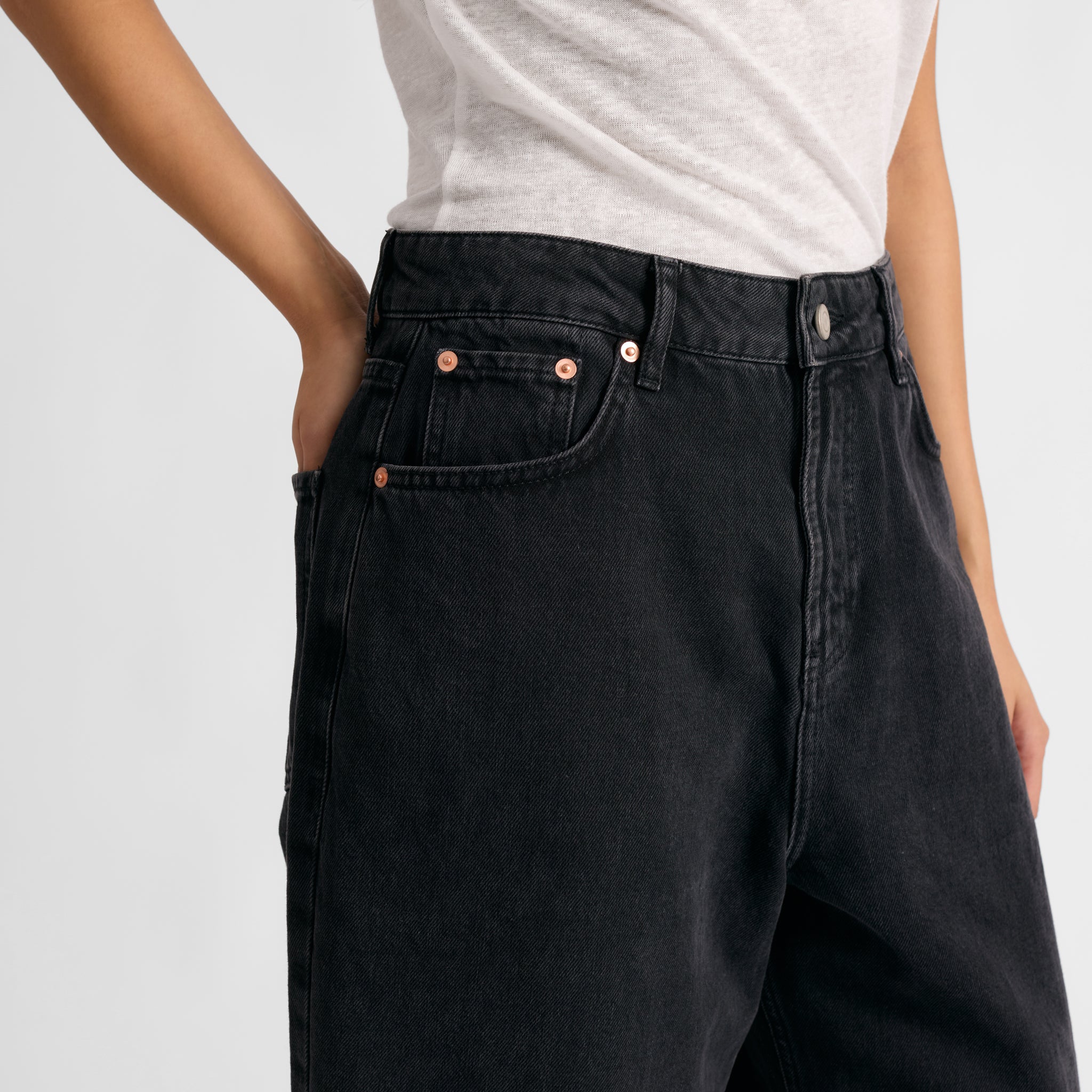 Black Mid-Rise Barrel Jeans