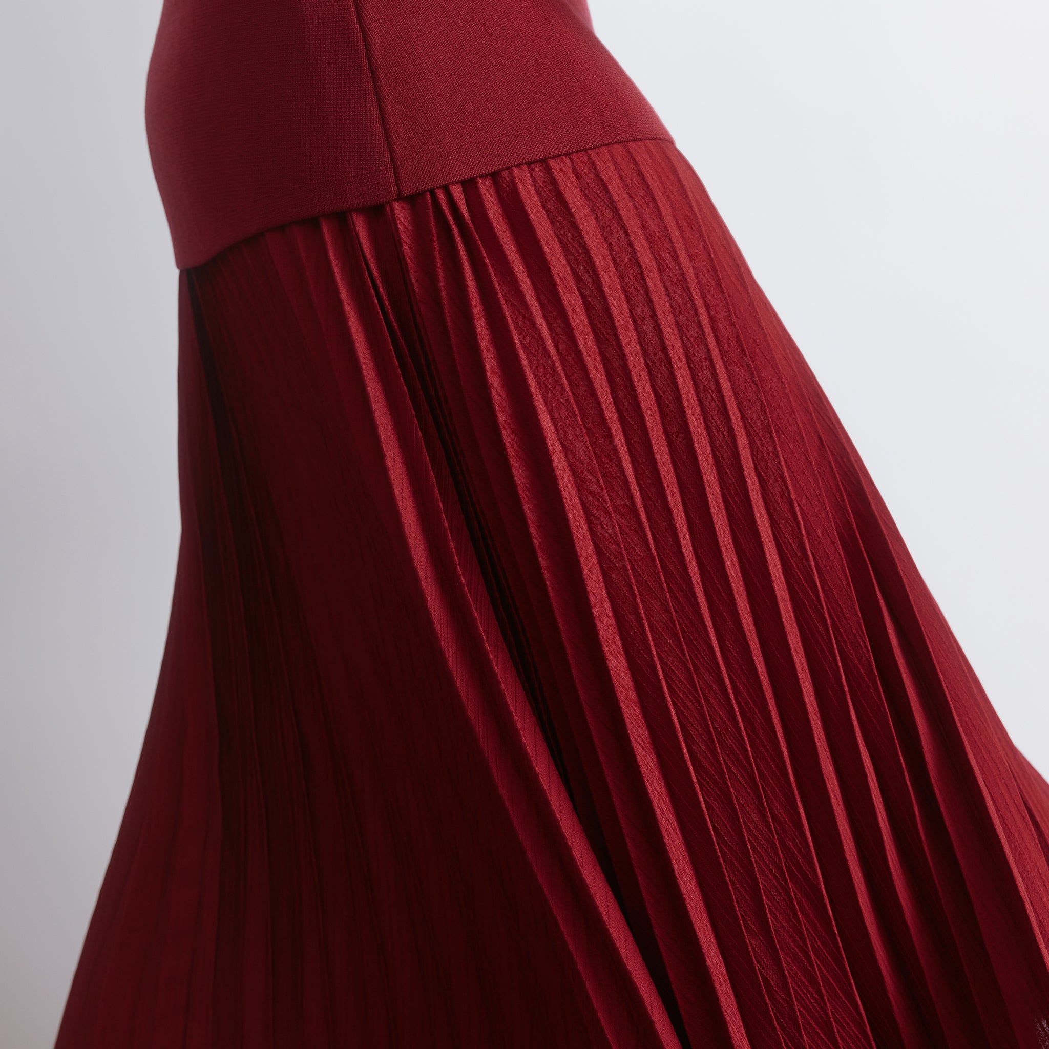 Knitted Pleat Detail Dress | Sustainable Womenswear | Albaray