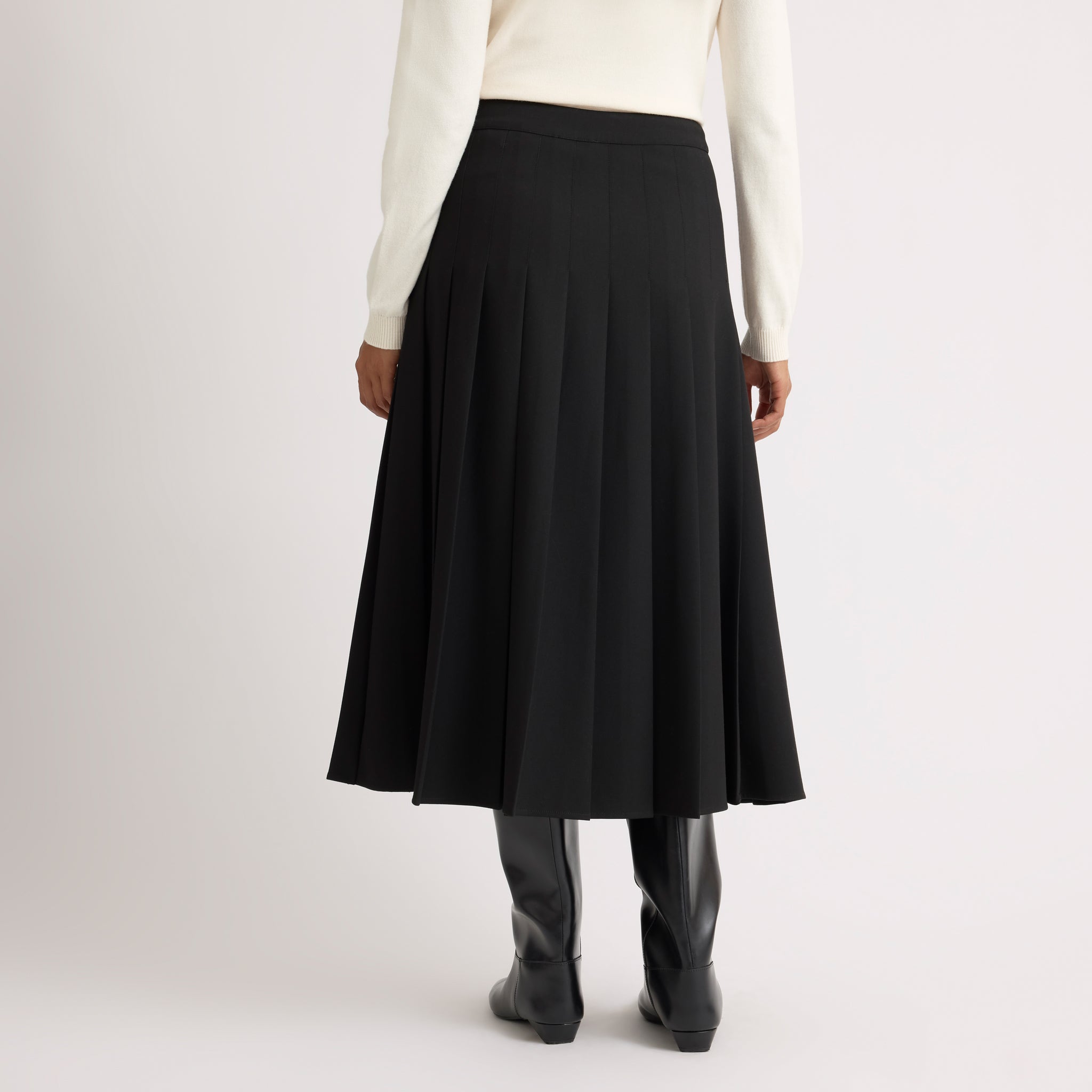 Black Tailored Kilt