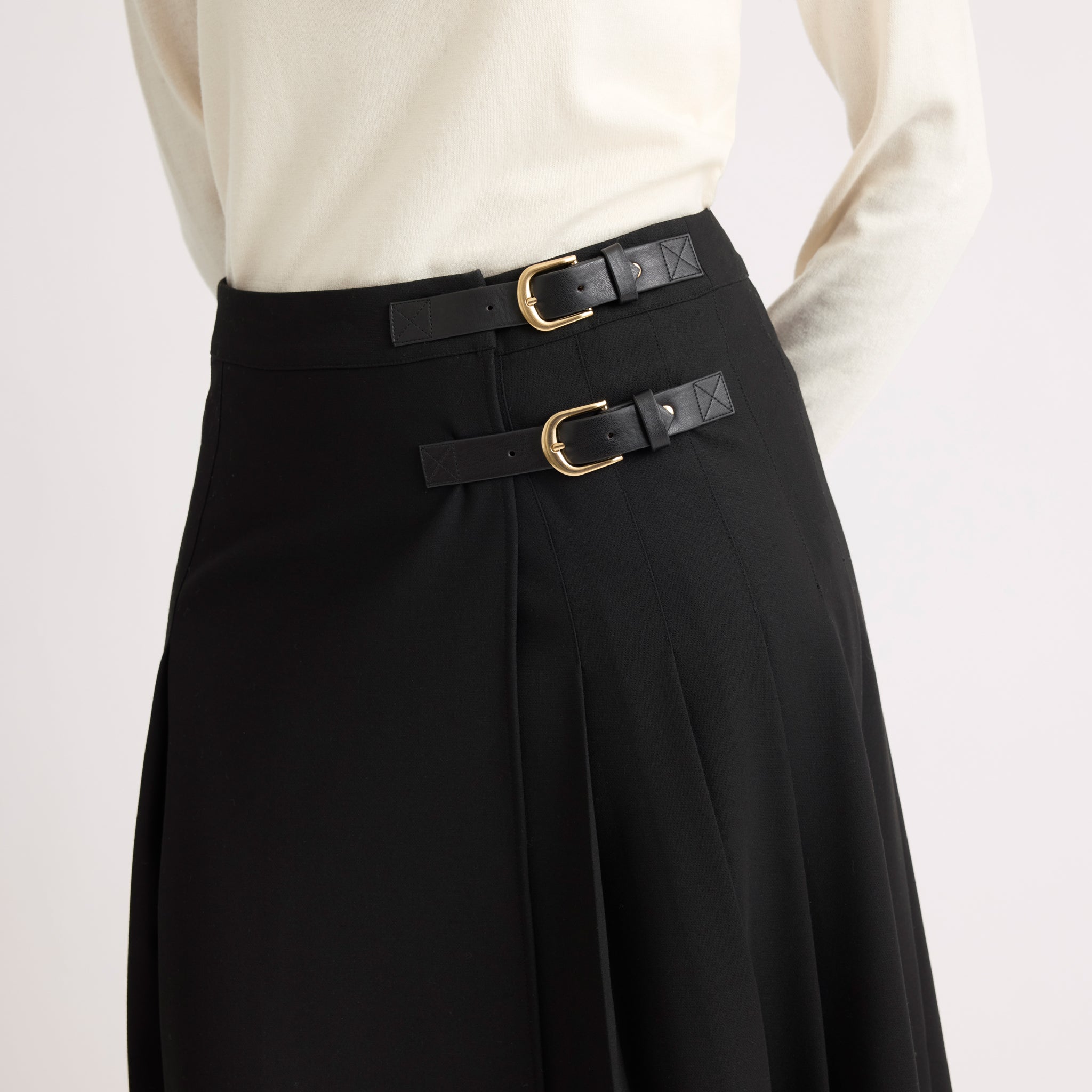 Black Tailored Kilt