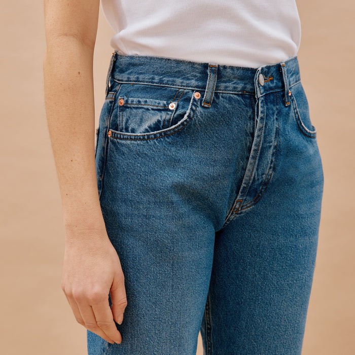90's Straight Leg Mid Blue Denim Jeans | Sustainable Womenswear | Albaray