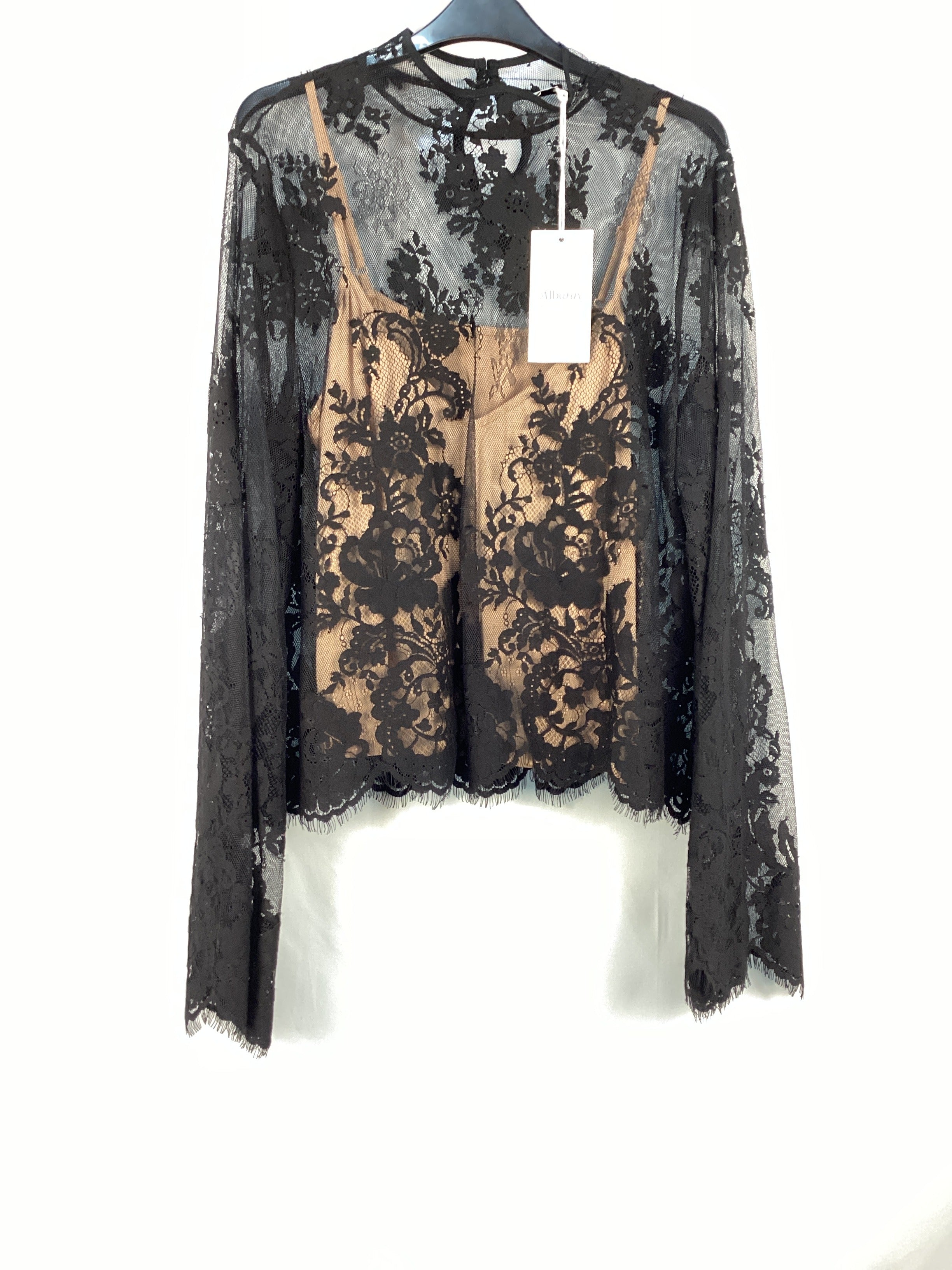 Re-Loved Lace Scallop Top - Size 16