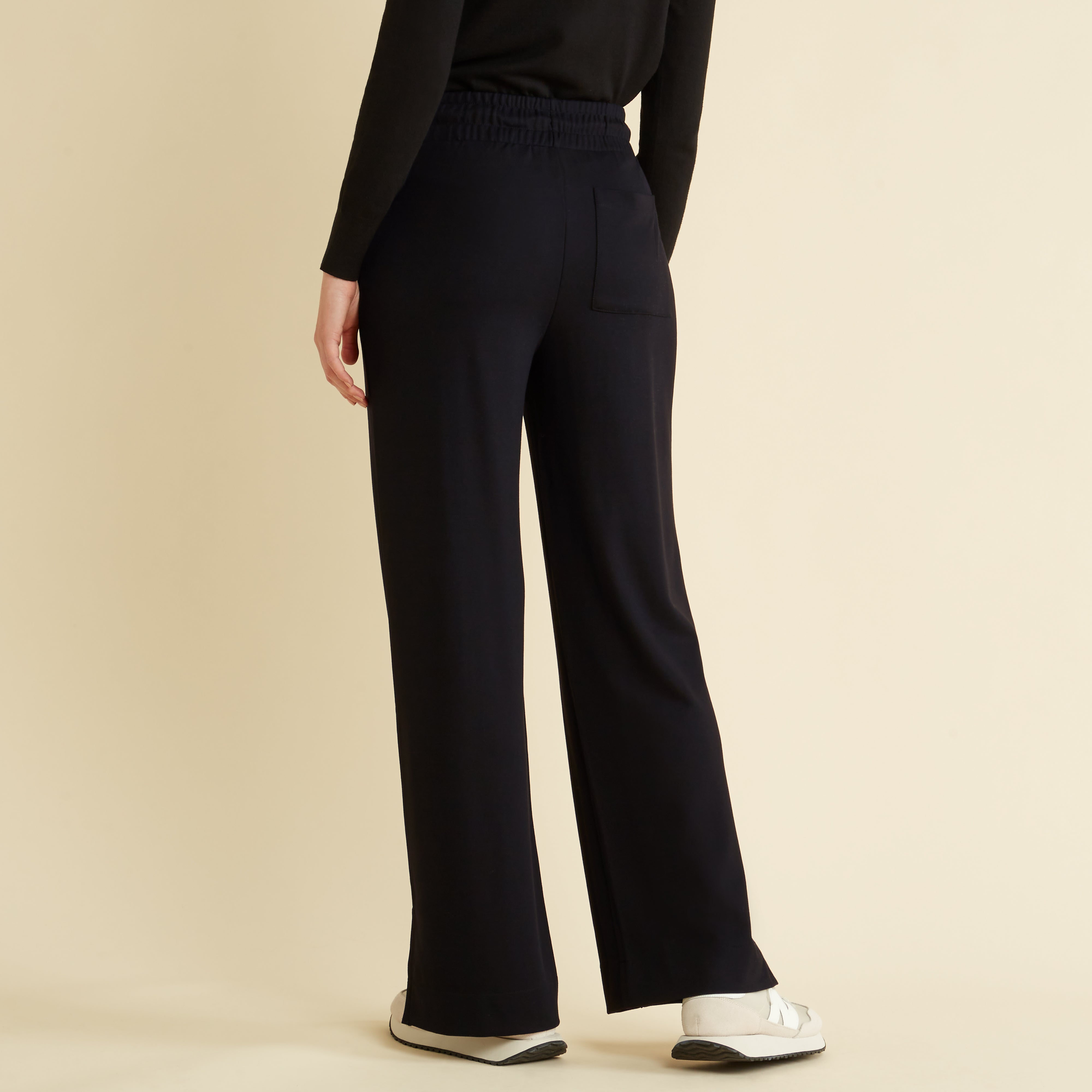 Black store jersey joggers